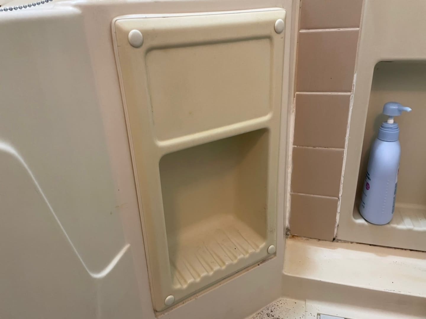 浴室点検口の復旧