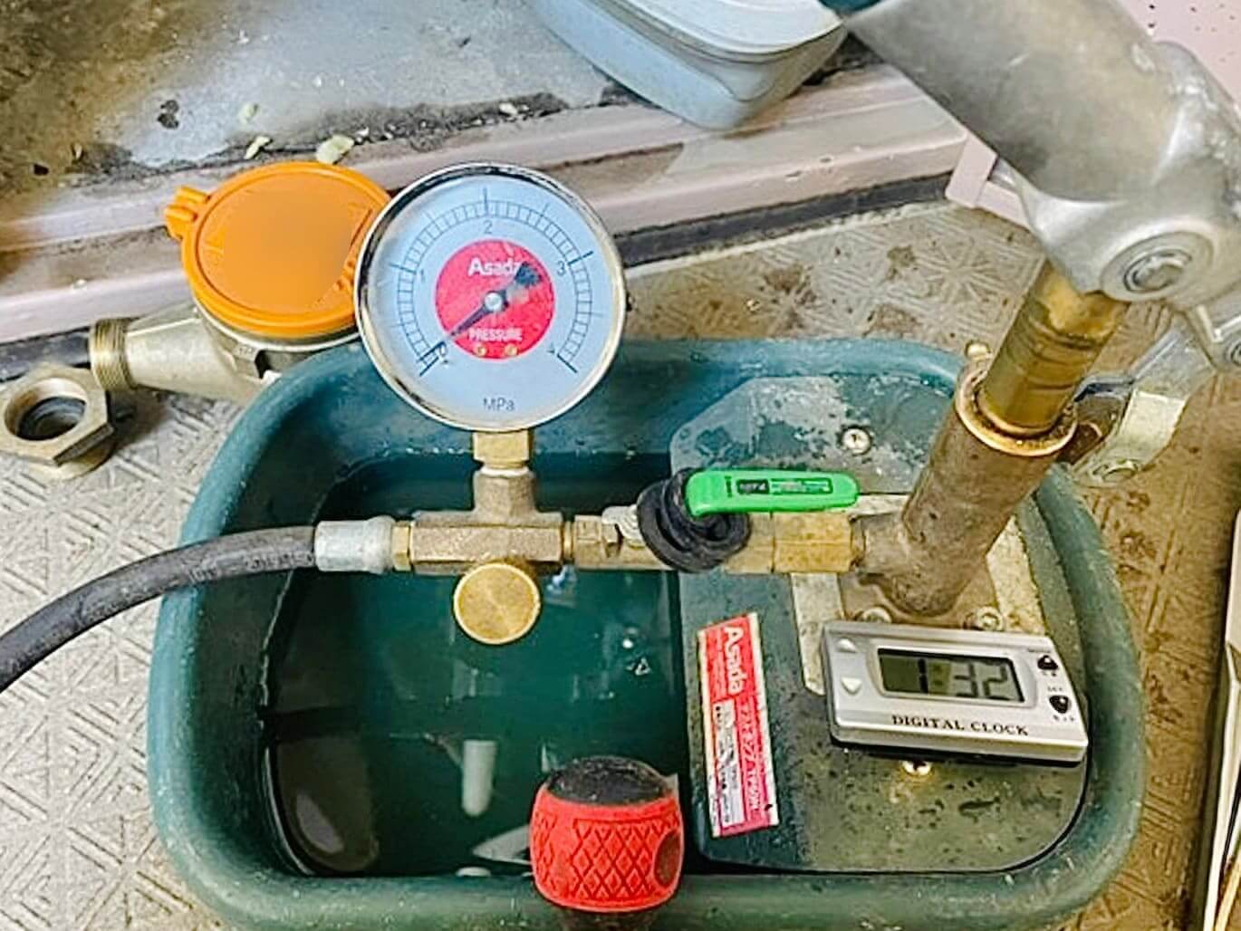 給湯管の減圧を確認